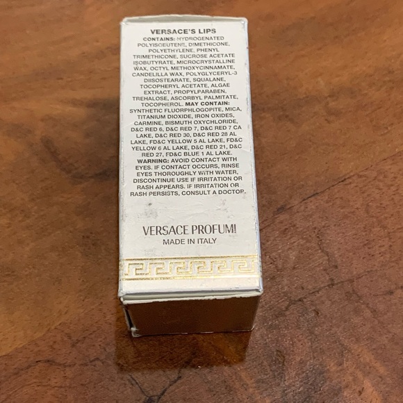 Versace - Picture 8 of 9